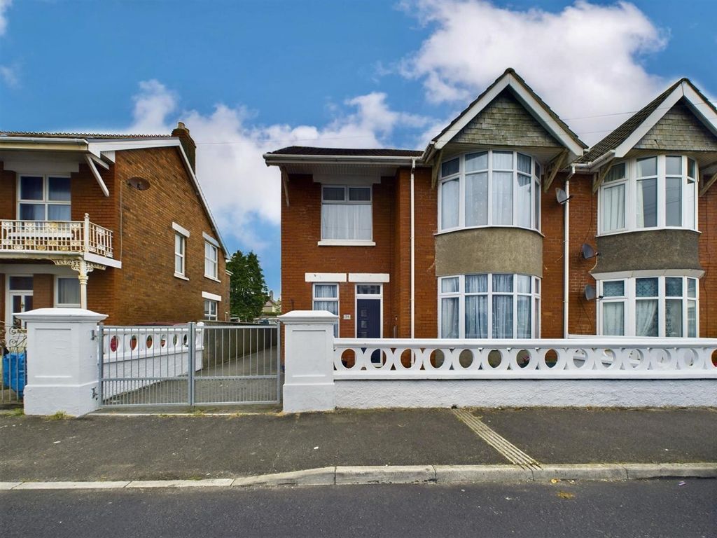 4 bed semidetached house for sale in Park Avenue, Porthcawl CF36, £