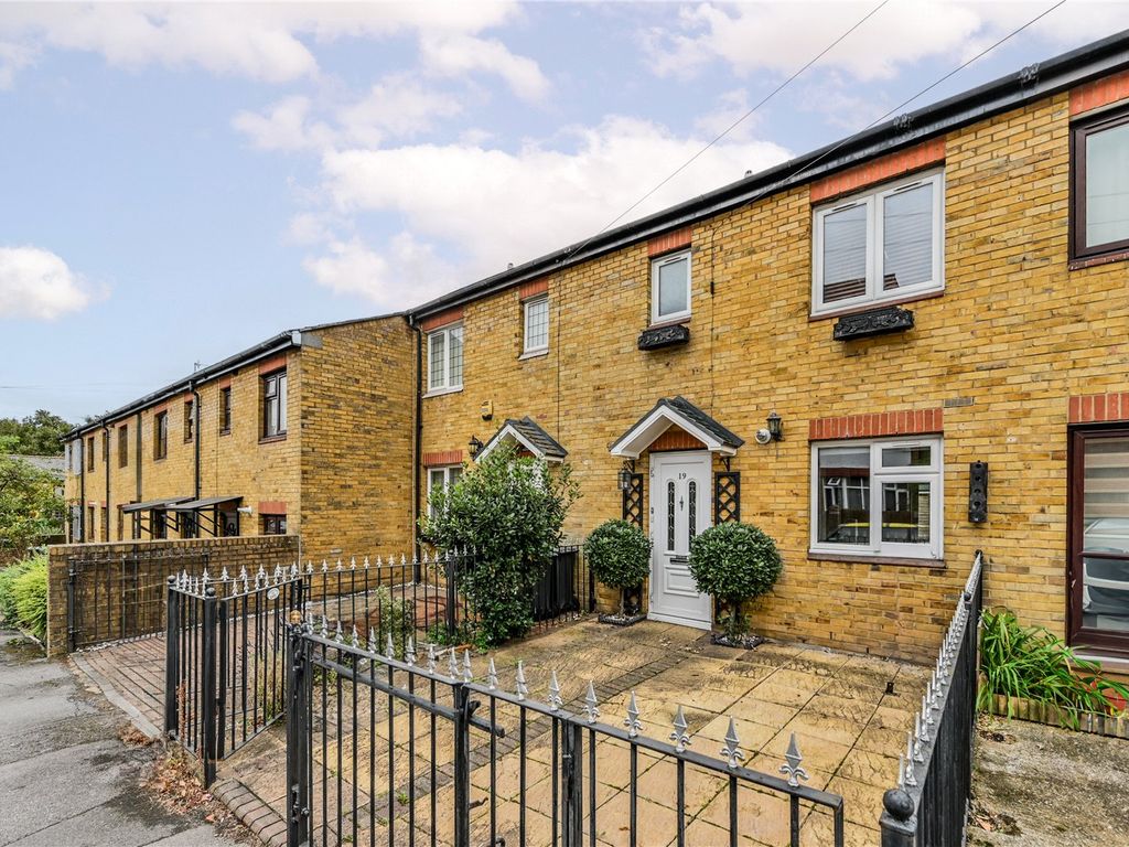 2 bed terraced house for sale in Kings Road, London N22, £570,000 Zoopla