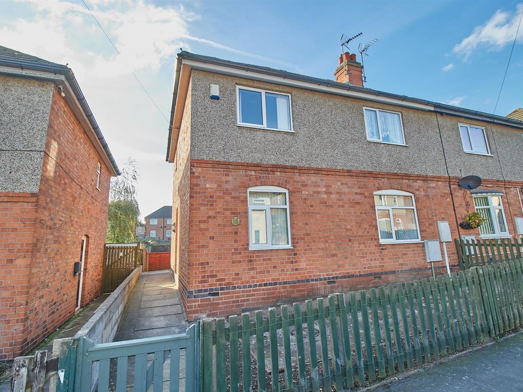 3 bed semidetached house for sale in Avenue North, Earl Shilton