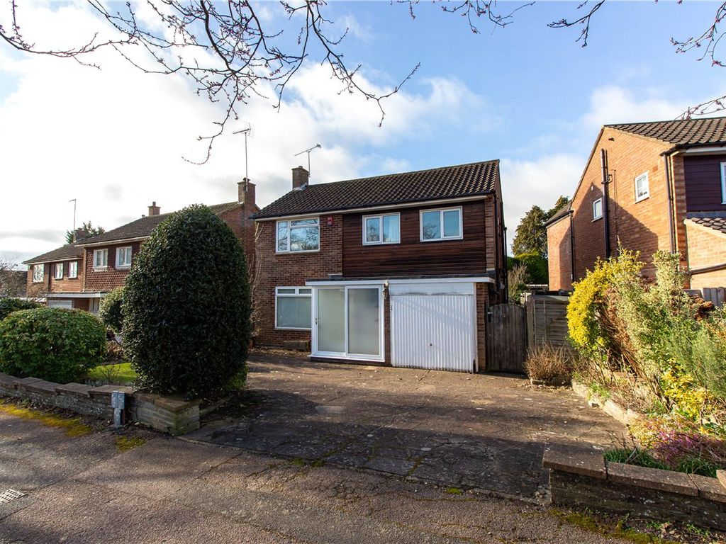 3 bed detached house for sale in Greenway, Harpenden, Hertfordshire AL5