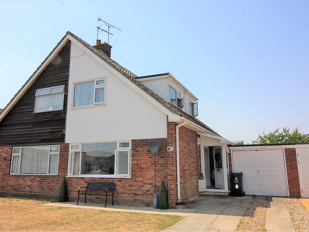 3 bed semidetached house for sale in Terndale, Great Clacton, Clacton