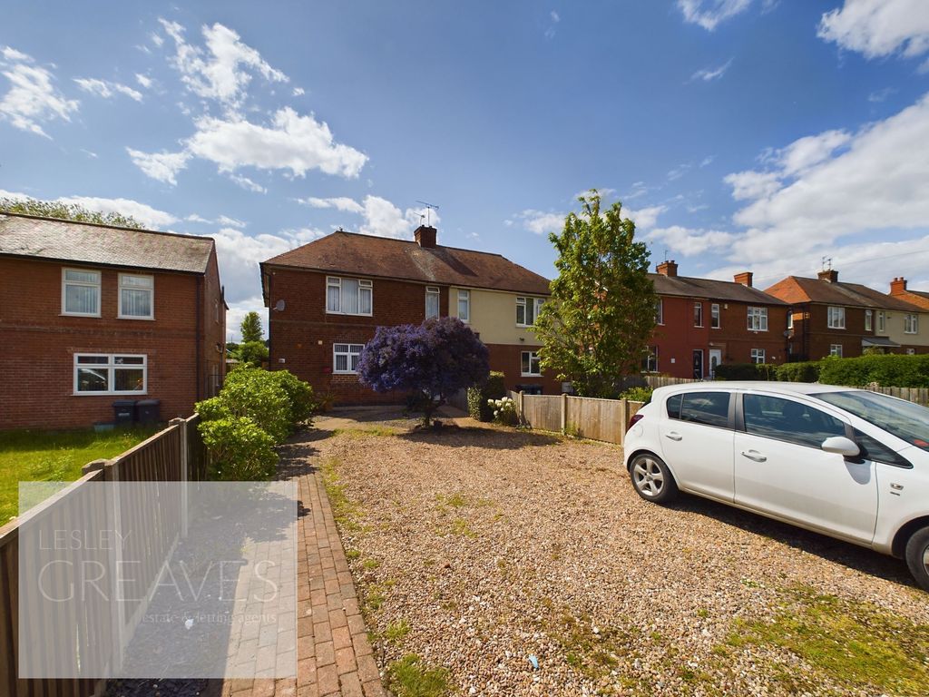 4 bed semidetached house for sale in Cavendish Road, Carlton