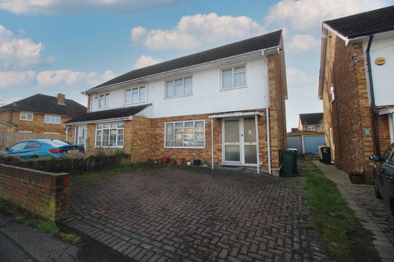 Chaucer Road, Crawley RH10  