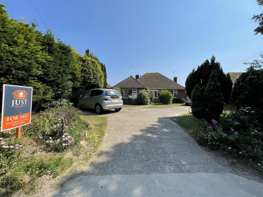 2 bed detached bungalow for sale in Wrestwood Road, BexhillOnSea TN40