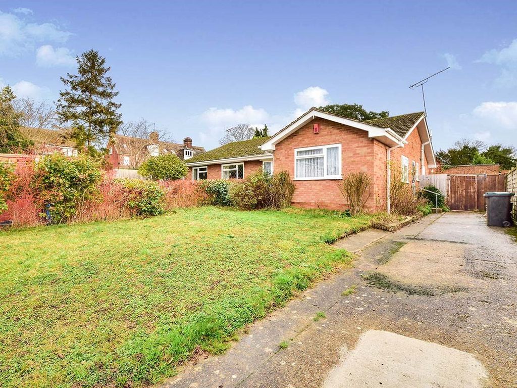 3 bed bungalow for sale in Allington Gardens, Wateringbury, Maidstone