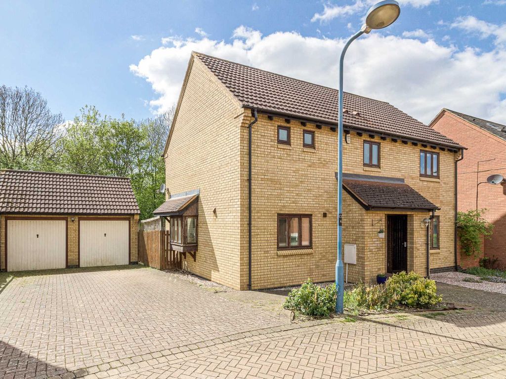 4 bed detached house for sale in Cadeby Court, Broughton MK10 Zoopla