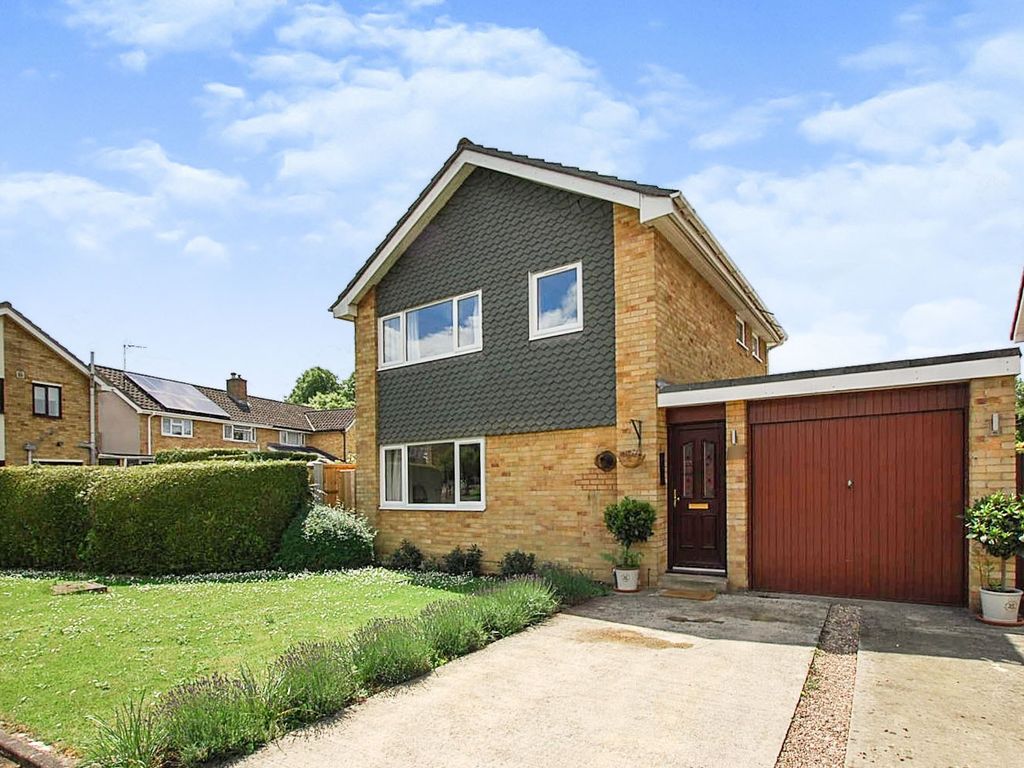 3 bed detached house for sale in Sussex Gardens, Hucclecote, Gloucester