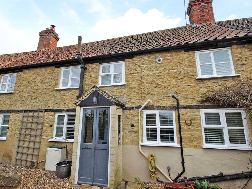 2 bed terraced house for sale in High Street, Turvey, Bedford