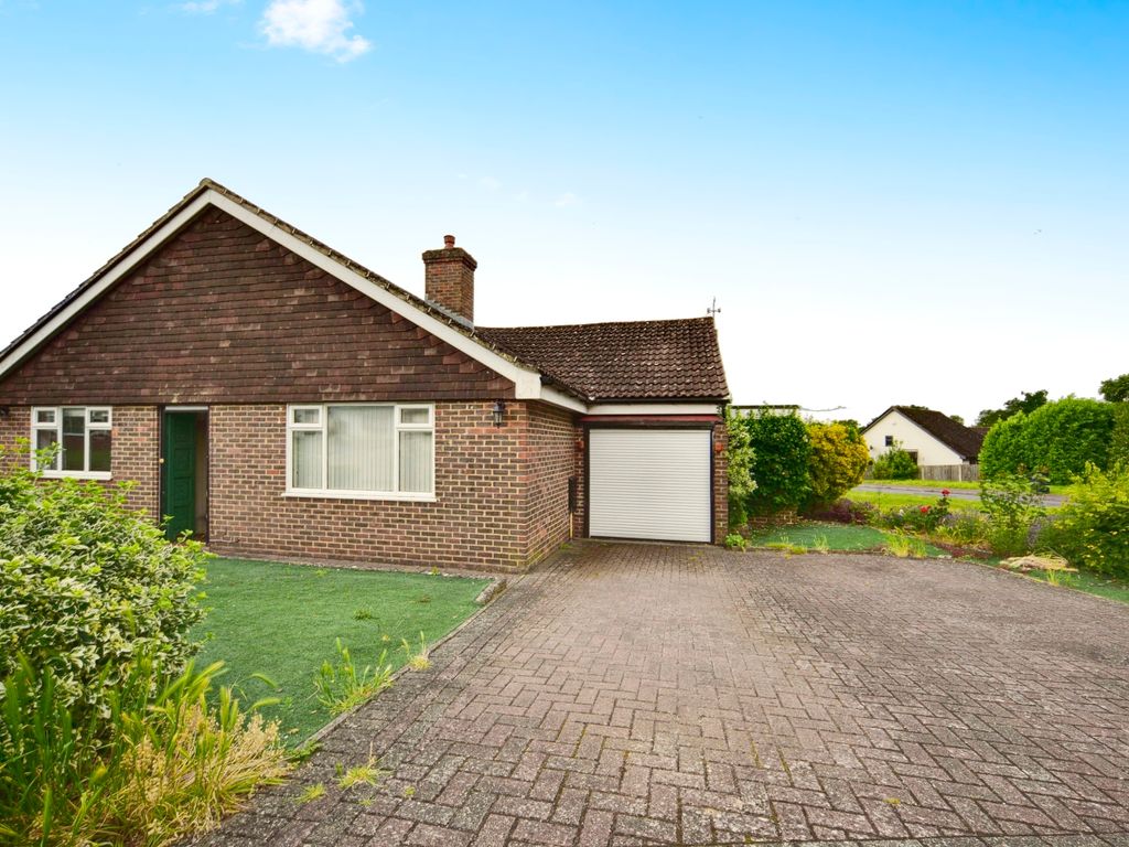 3 bed bungalow for sale in Wingrove Drive, Weavering, Maidstone, Kent ME14, £500,000 Zoopla