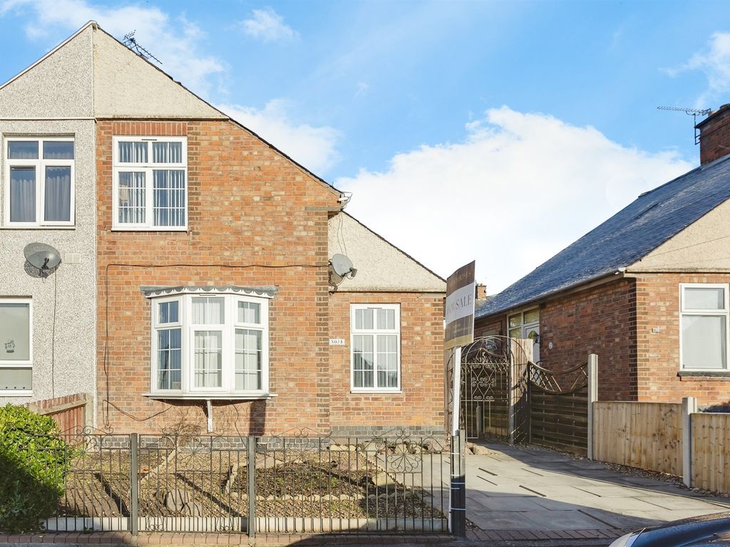 3 bed semidetached house for sale in Great Arler Road, Knighton Fields