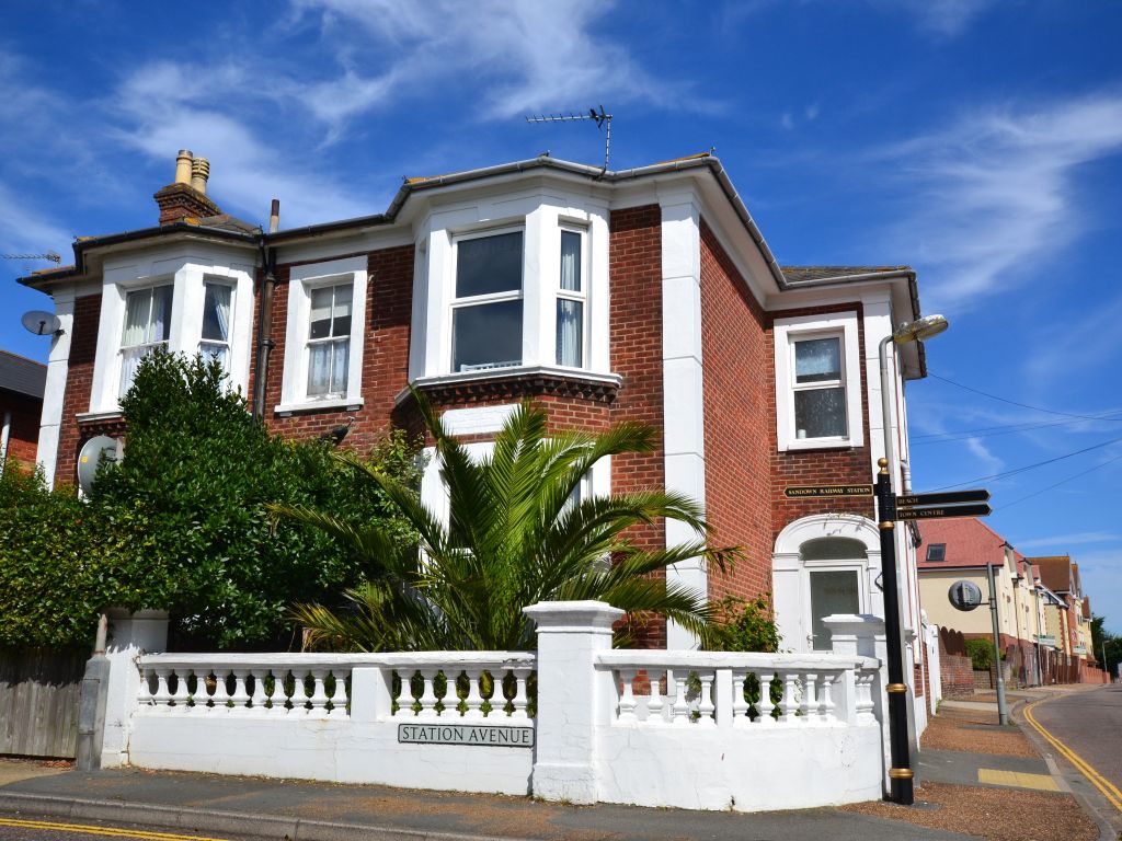 4 bed semidetached house to rent in Fitzroy Street, Sandown PO36 Zoopla