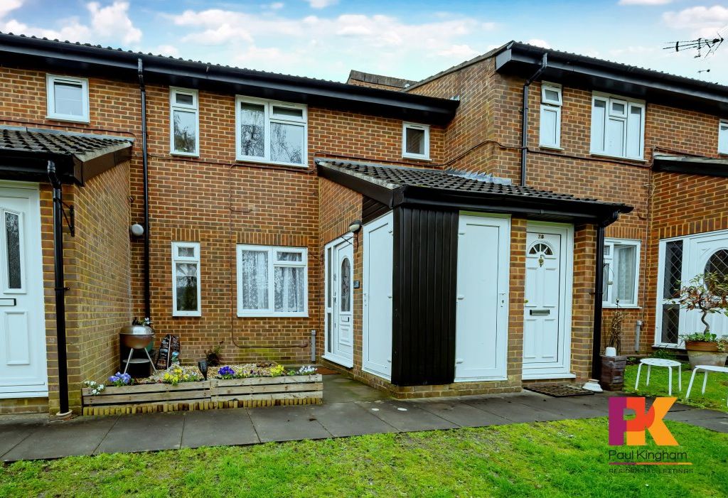 Studio to rent in Bevelwood Gardens, High HP12, £875 pcm Zoopla