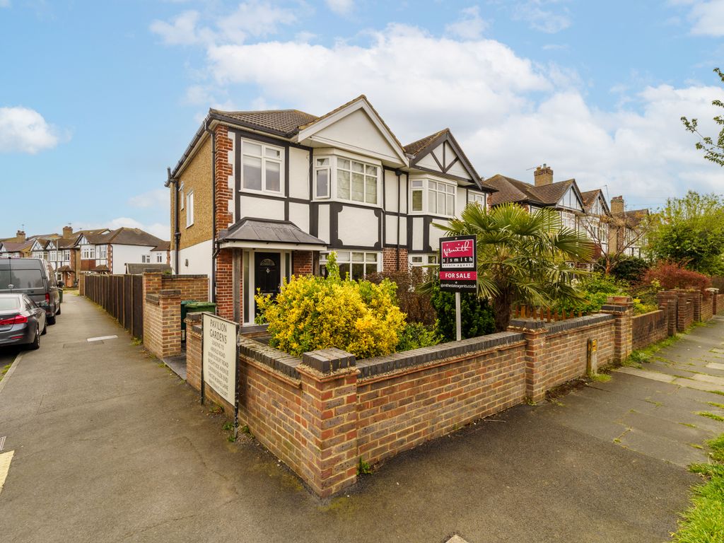 3 bed semidetached house for sale in Worple Road, Staines TW18, £