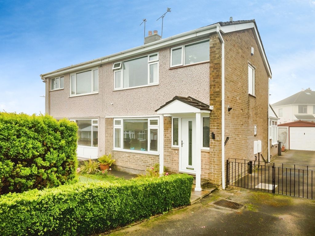 3 bed semidetached house for sale in Birkdale Grove, Halifax HX2, £