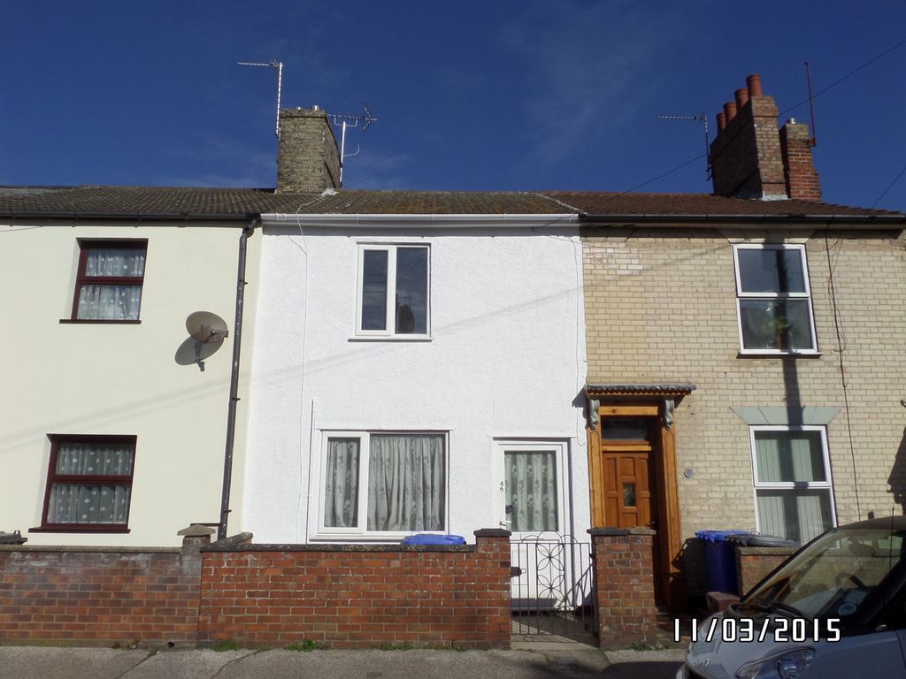 2 bed terraced house to rent in Tonning Street, Lowestoft NR32, £695