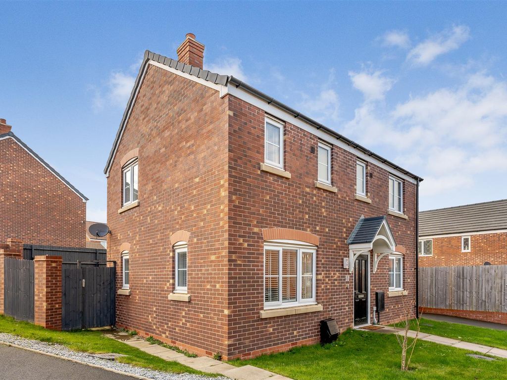 3 bed detached house for sale in Brome Close, Rugby CV23, £330,000 Zoopla