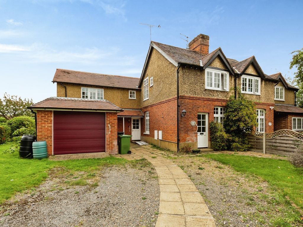 3 bed semidetached house for sale in Poyle Lane, Burnham, Slough SL1