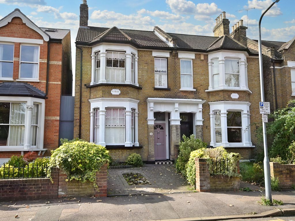 3 bed semidetached house for sale in Spratt Hall Road, London E11, £
