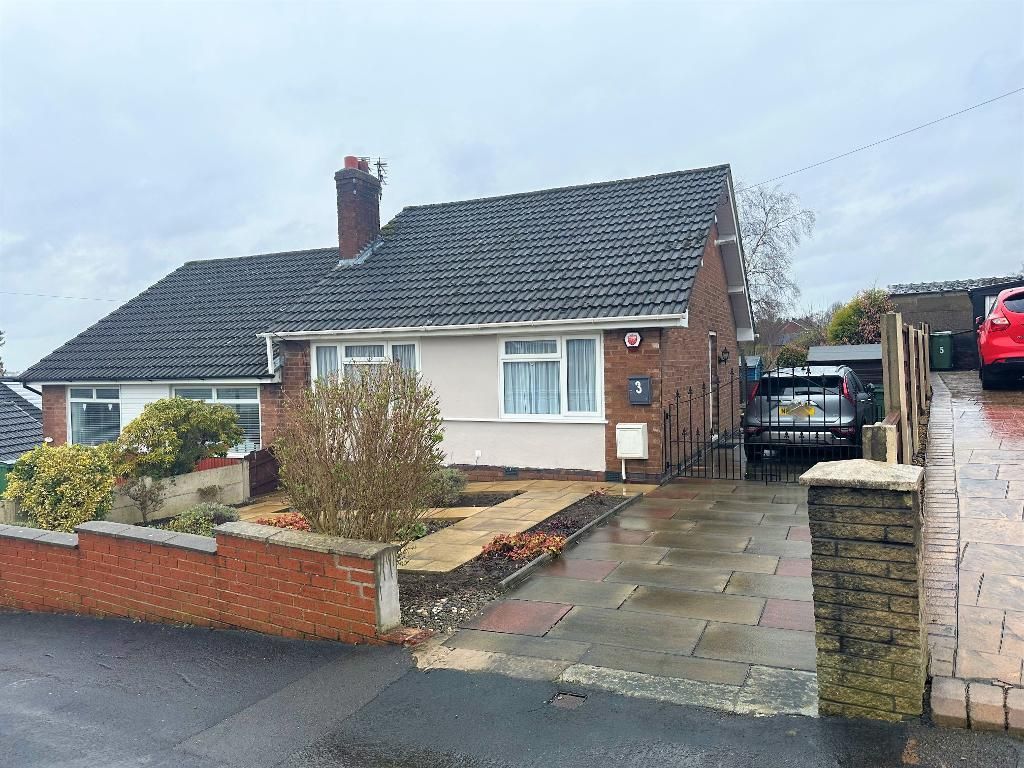 2 bed semidetached bungalow for sale in Well Mead, Bredbury, Stockport