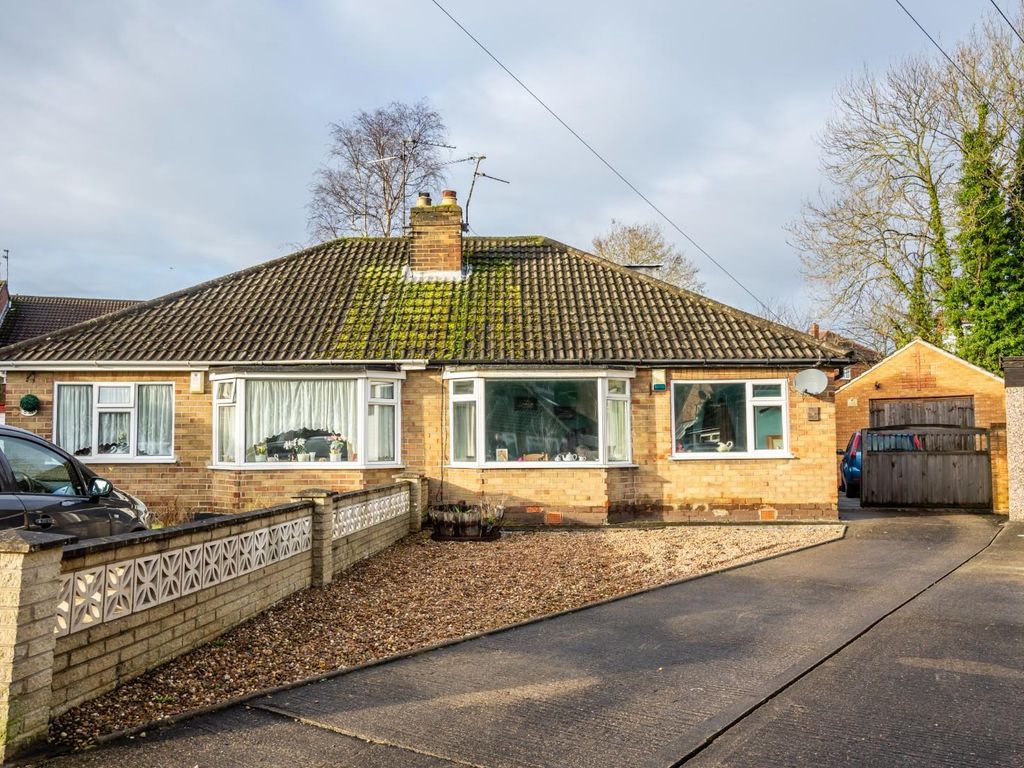 2 bed semidetached bungalow for sale in Danebury Crescent, York