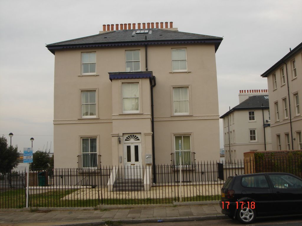 1 bed flat to rent in Landsdowne Square, Northfleet DA11 Zoopla