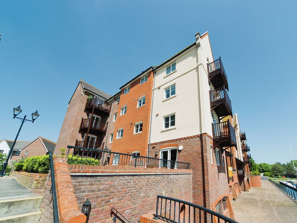 2 bed flat for sale in Daytona Quay, Eastbourne BN23, £210,000 Zoopla