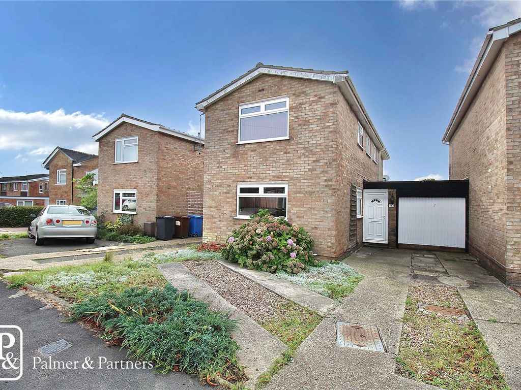 4 bed linkdetached house for sale in Hawthorn Drive, Ipswich, Suffolk