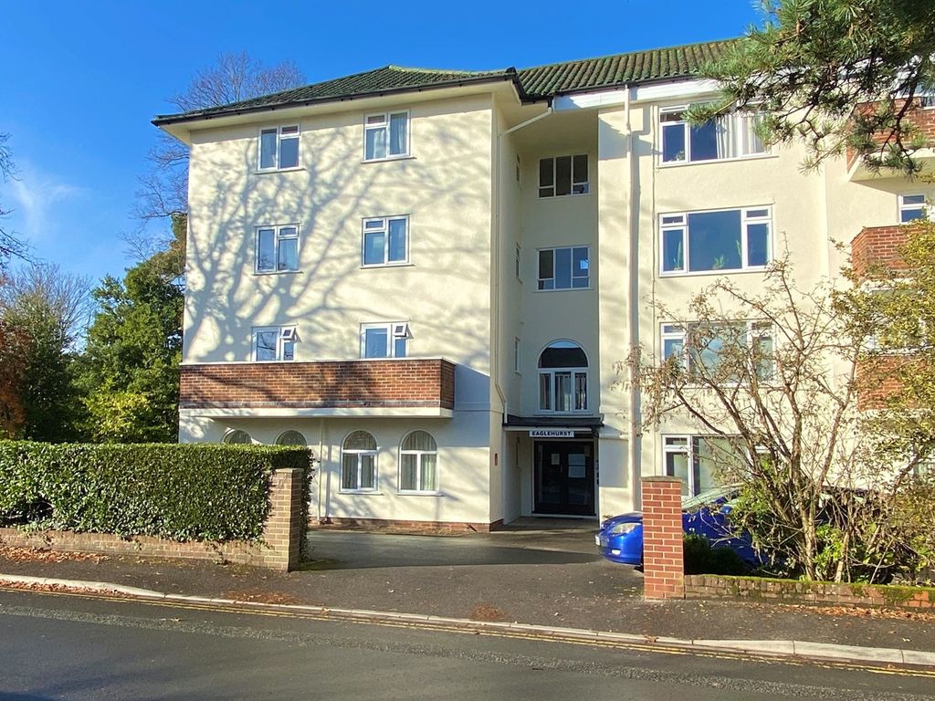 3 bed flat for sale in Eaglehurst, Eagle Road, Poole BH12, £260,000