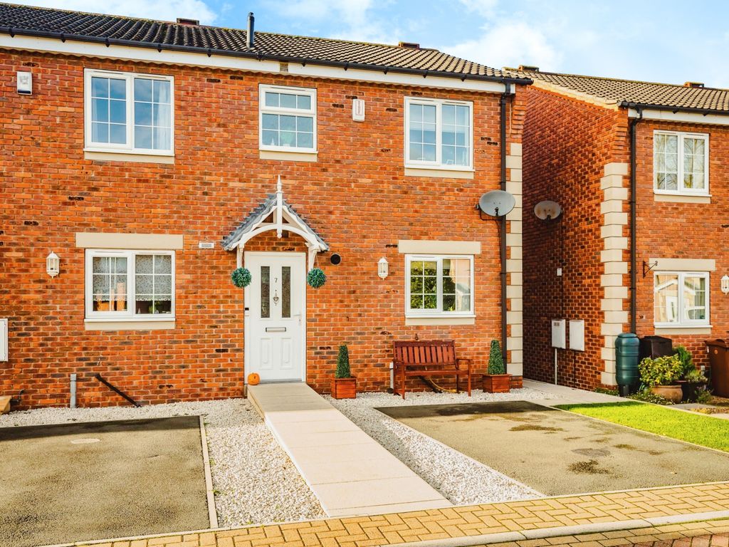 2 bed terraced house for sale in Ashwood Parade, Hall Green, Wakefield