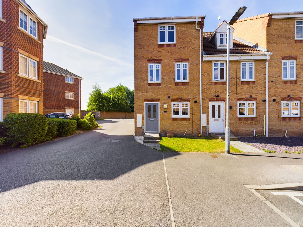 4 bed end terrace house to rent in Linn Park, Kingswood, Hull