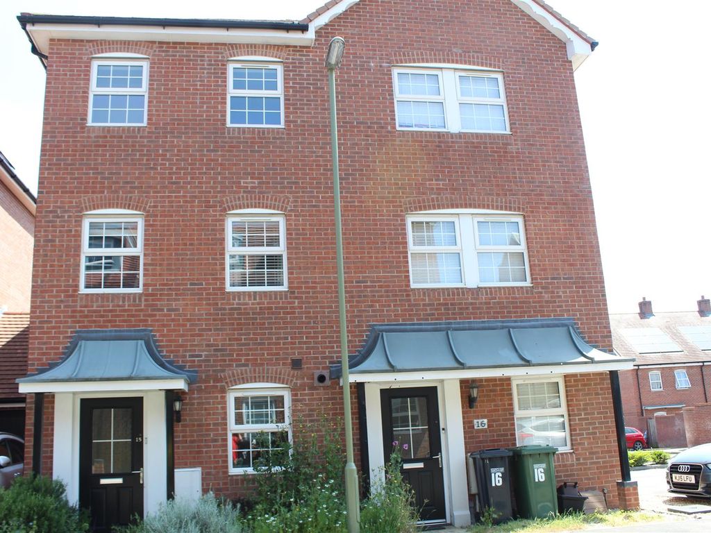 4 bed town house for sale in Ashton Gardens, Eastleigh SO50 Zoopla