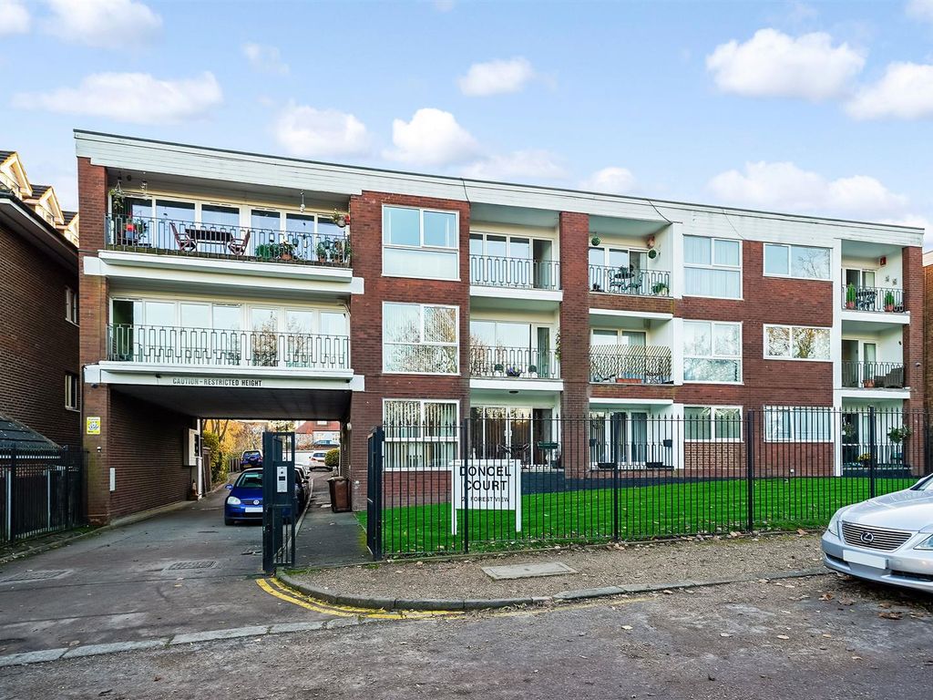 2 bed flat for sale in Forest View, North Chingford E4, £450,000 Zoopla