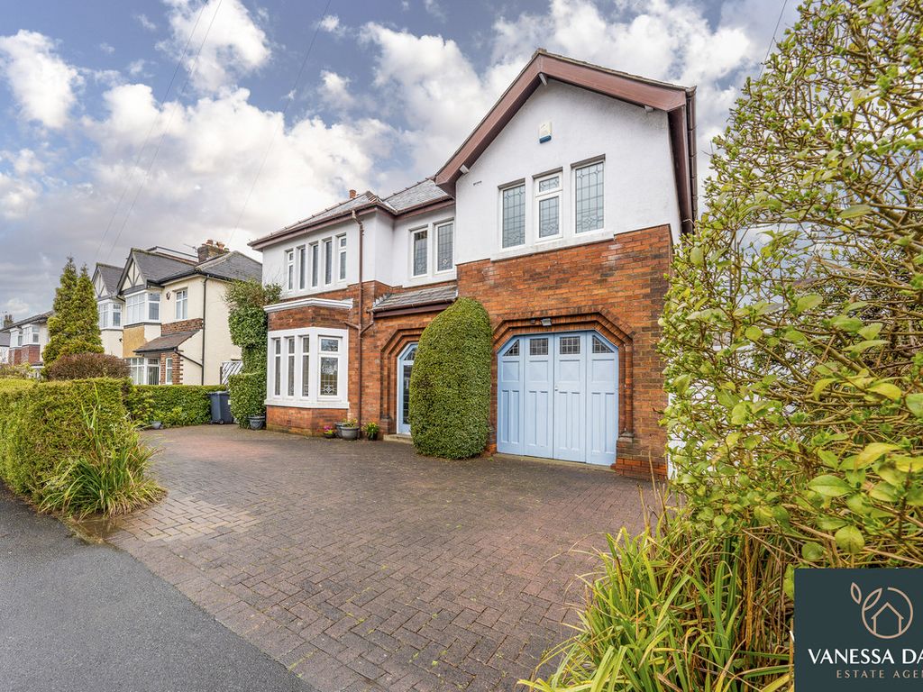 4 bed detached house for sale in Greystock Avenue, Preston PR2, £