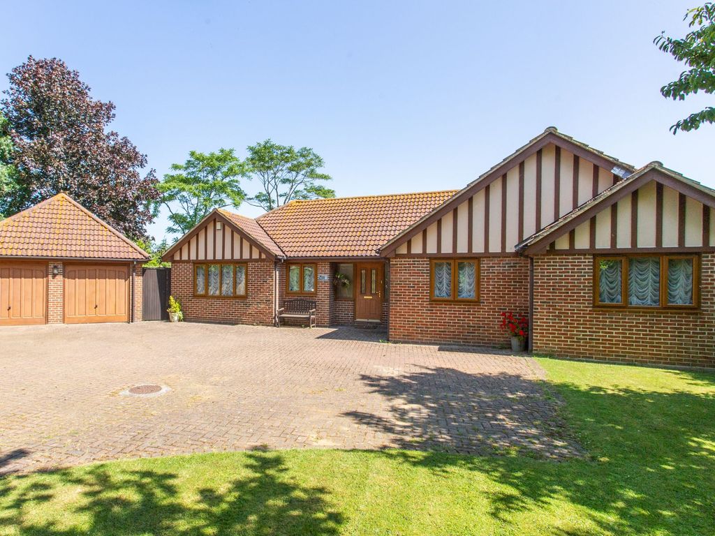 4 bed detached house for sale in Blueberry Close, Broadstairs CT10 Zoopla