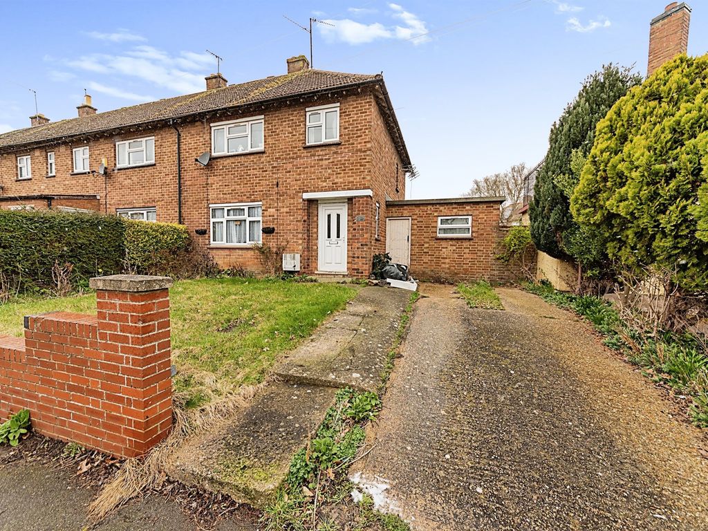3 bed semidetached house for sale in Stamford Road, Kettering NN16