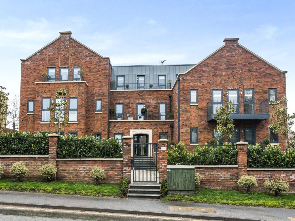 2 bed flat for sale in Watford Road, Radlett, Hertfordshire WD7 Zoopla