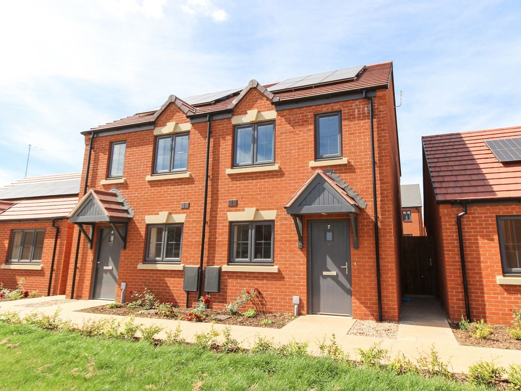 2 bed semidetached house for sale in Gatsby Way, Tachbrook
