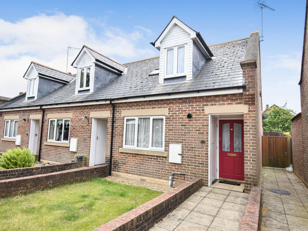 2 bed end terrace house for sale in Alexander Mews, Red Lion Lane