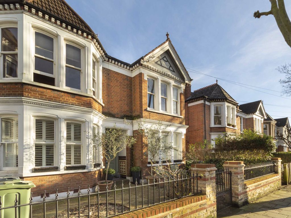 4 bed flat to rent in Harborough Road, London SW16 Zoopla