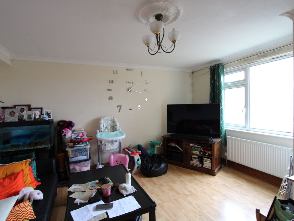 1 bed flat to rent in Outram Road, Croydon CR0, £1,350 pcm Zoopla