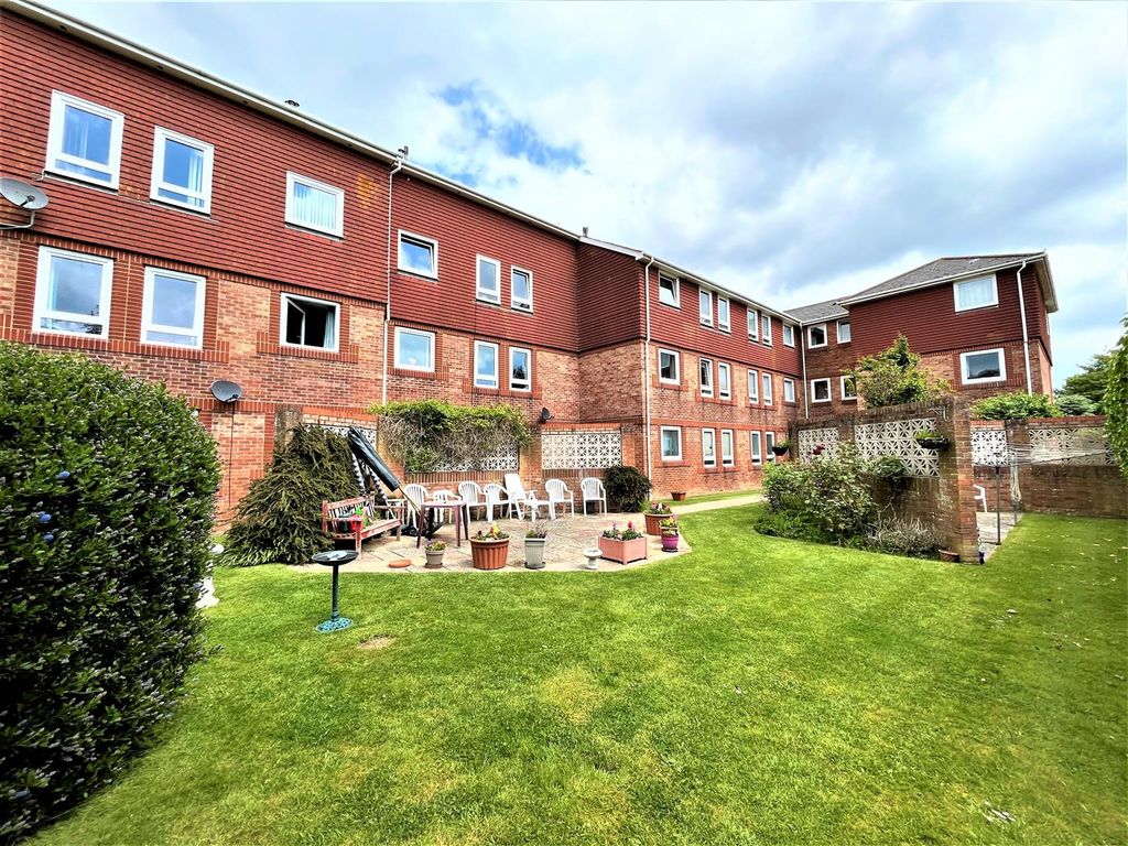 1 bed property for sale in Terminus Road, BexhillOnSea TN39 Zoopla