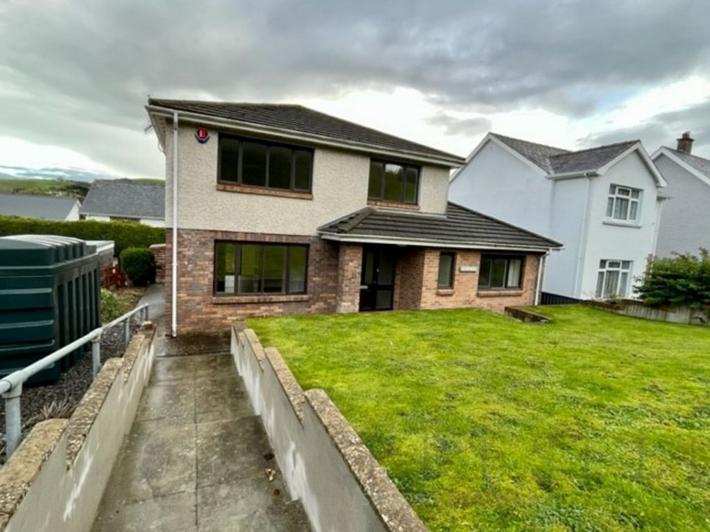 5 bed detached house to rent in Lampeter Road, Aberaeron SA46, £900 pcm