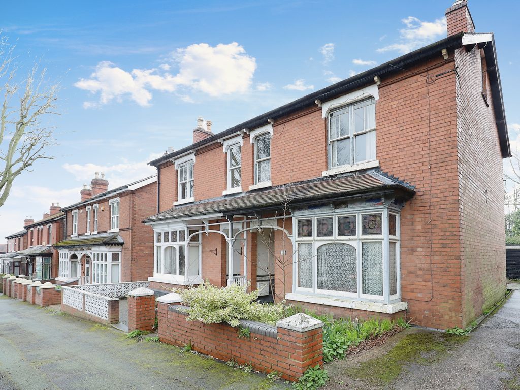 4 bed semidetached house for sale in Lonsdale Road, Wolverhampton