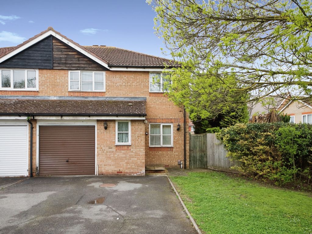 4 bed semidetached house for sale in Lovell Drive, Enfield EN3