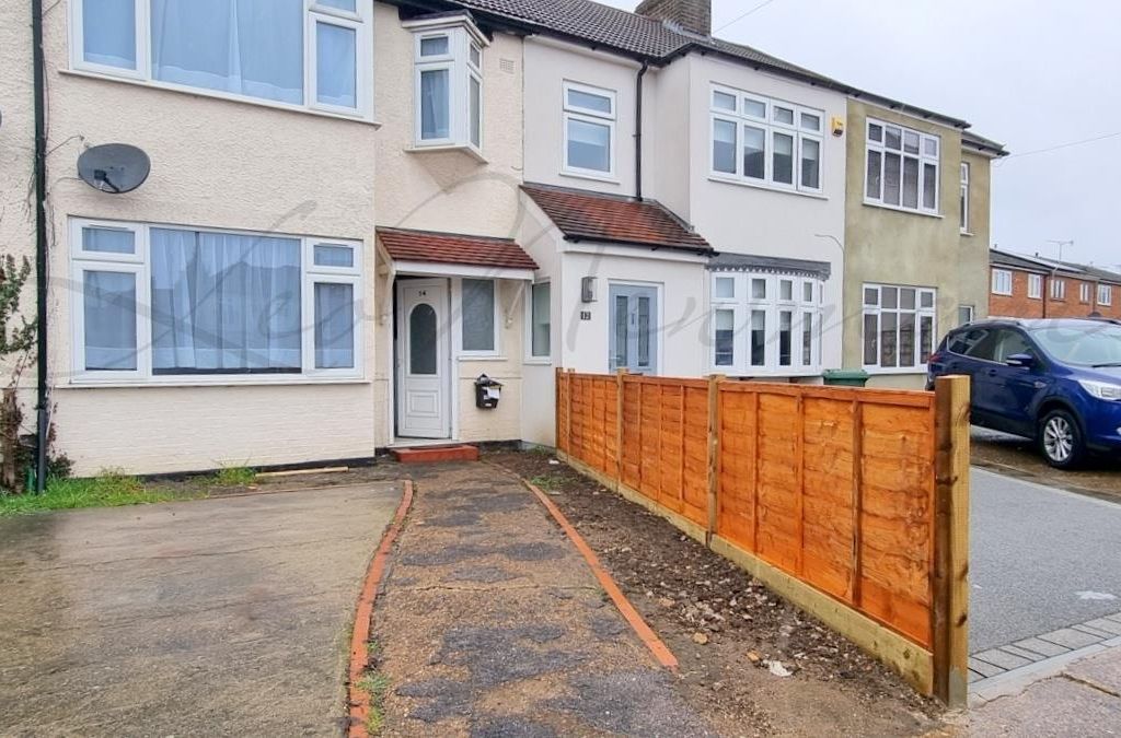 3 bed property to rent in Conway Close, Rainham RM13 Zoopla