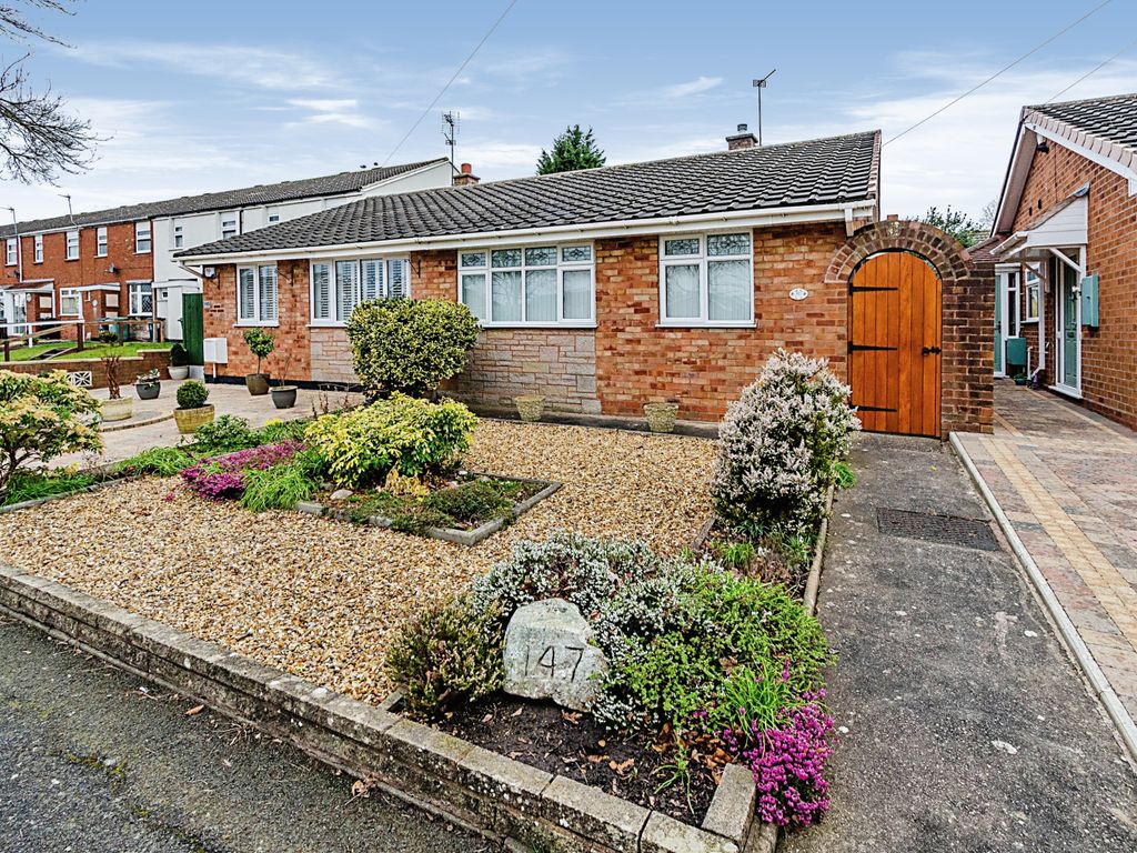 2 bed bungalow for sale in Stroud Avenue, Willenhall WV12 Zoopla
