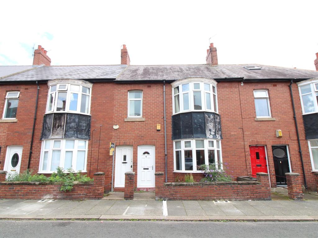 3 bed flat for sale in Terrace, Heaton, Newcastle Upon Tyne