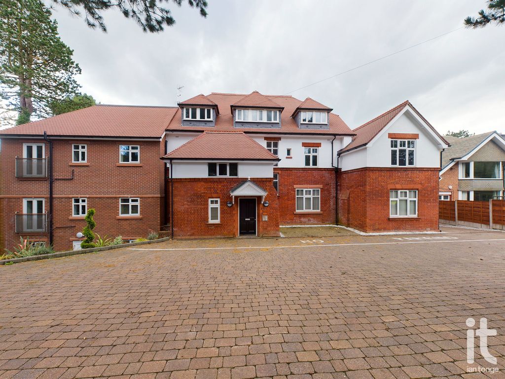 2 bed property for sale in Buxton Road West, Disley, Stockport SK12