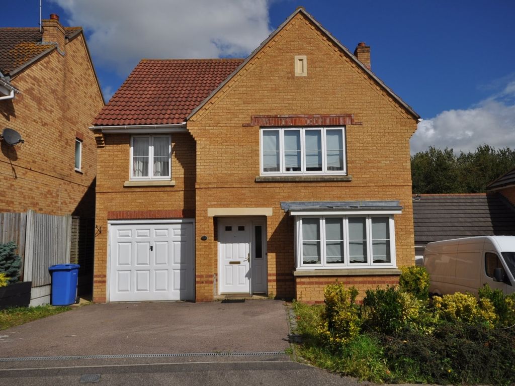 4 bed detached house to rent in Lorimar Court, Sittingbourne ME10, £