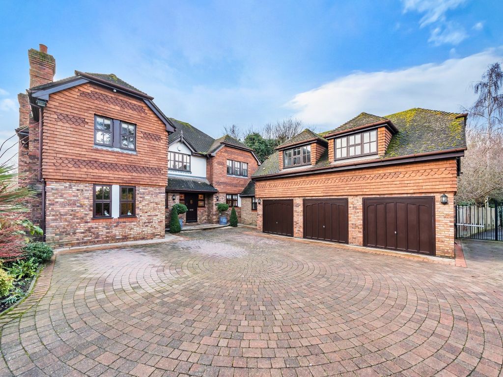 5 bed detached house for sale in Courtlands, Off Prince Imperial Road